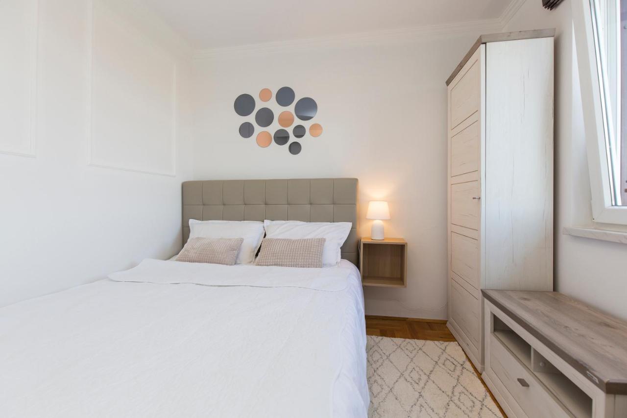 Apartment Parentium Poreč Buitenkant foto